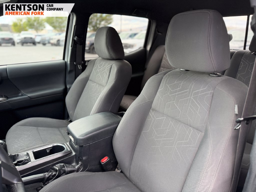 Used 2018 Toyota Tacoma TRD Off-Road AWD/4WD image 24
