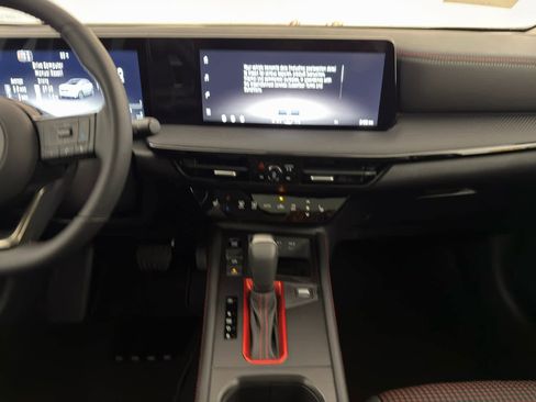 New 2026 Nissan Kicks SR w/ SR Premium Package FWD image 19