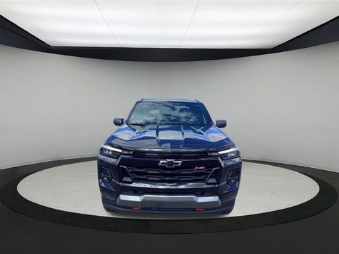 Used 2025 Chevrolet Colorado Z71 image 3