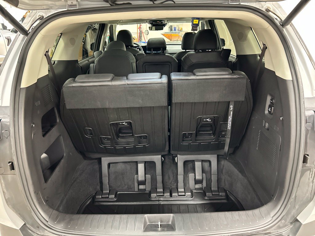 Certified 2025 Kia Carnival SX Prestige FWD image 33