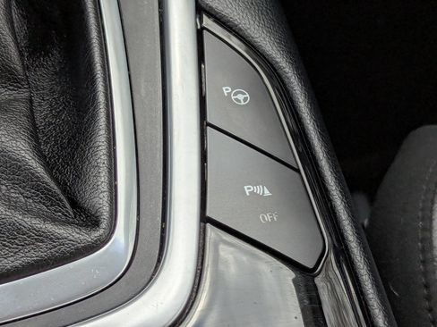 Used 2018 Ford Edge Titanium w/ Equipment Group 302A image 23