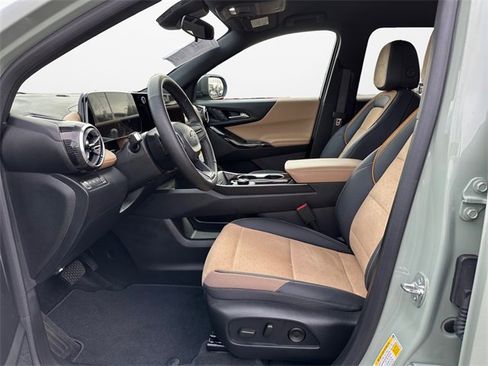 Used 2025 Chevrolet Equinox ACTIV image 9