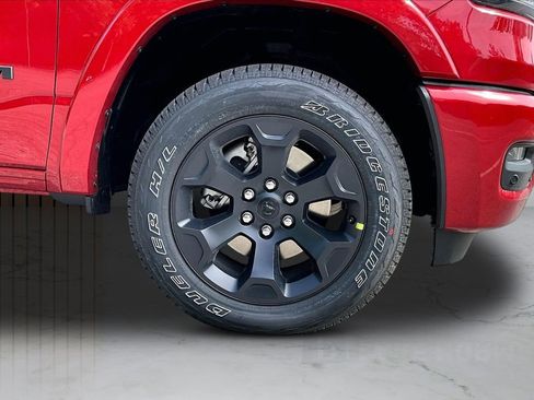 New 2026 RAM 1500 4x4 Crew Cab image 32