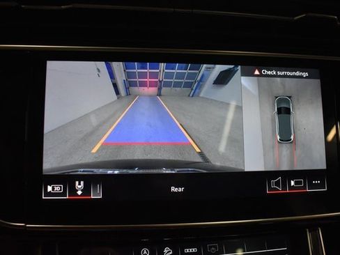 Used 2025 Audi Q7 3.0T Premium Plus image 8