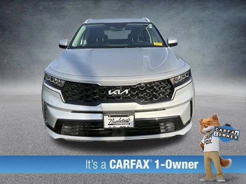 Certified 2023 Kia Sorento EX image 2