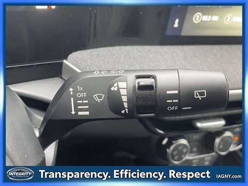 Certified 2025 Nissan Kicks SV image 22