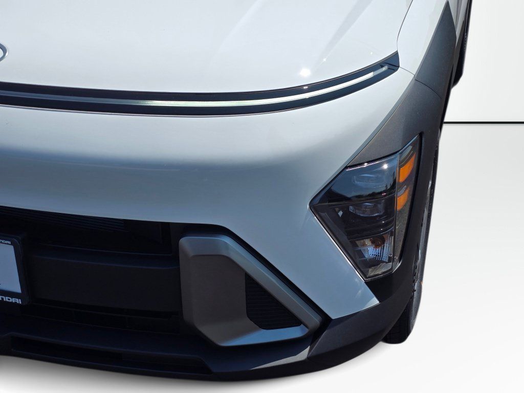 New 2027 Hyundai Kona SE AWD/4WD image 10