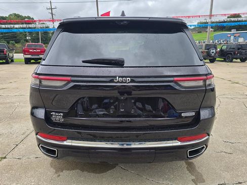 Used 2023 Jeep Grand Cherokee Overland w/ Luxury Tech Group IV AWD/4WD image 4