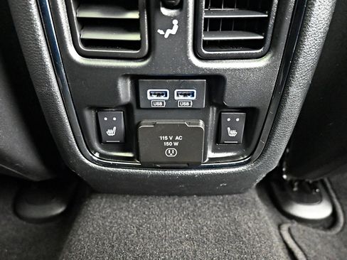 Used 2020 Jeep Grand Cherokee Limited w/ Luxury Group II image 30