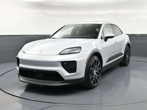 New 2026 Porsche Macan 4 Electric AWD/4WD image 1