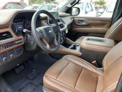 Used 2021 Chevrolet Tahoe High Country w/ Premium Package image 17