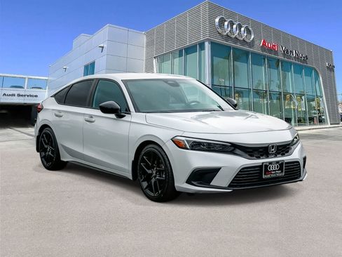 Used 2023 Honda Civic Sport image 5