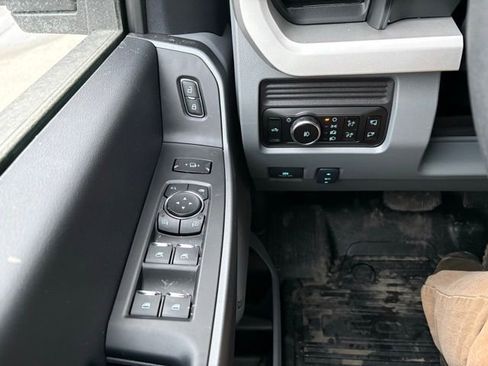New 2026 Ford F550 4x4 Supercab Super Duty w/ XLT Value Package image 29