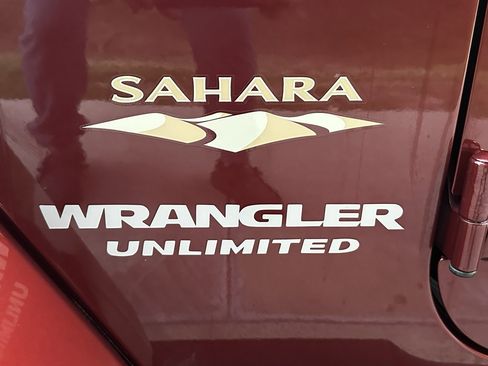 Used 2008 Jeep Wrangler Unlimited Sahara w/ Dual Top Group image 42