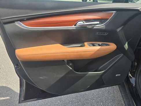 Used 2021 Cadillac XT5 Premium Luxury FWD image 22