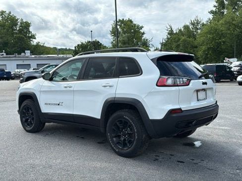 Certified 2022 Jeep Cherokee Latitude w/ Sun & Sound Group AWD/4WD image 8