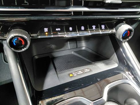 Used 2026 Chevrolet Traverse Z71 image 34