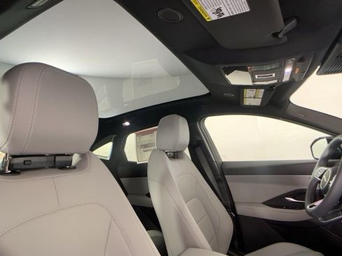 Certified 2024 Jaguar E-PACE R-Dynamic SE image 35