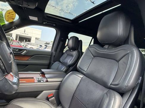 Certified 2024 Lincoln Navigator Reserve AWD/4WD image 10