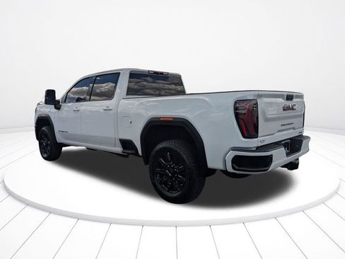Used 2025 GMC Sierra 2500 AT4 image 5
