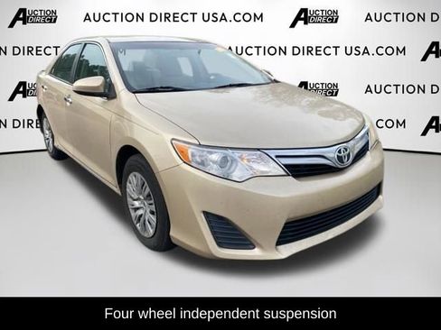 Used 2012 Toyota Camry LE image 3
