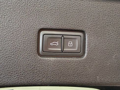 Used 2019 Audi Q8 Premium Plus w/ Premium Plus image 70