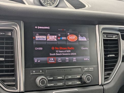 Used 2017 Porsche Macan S image 15