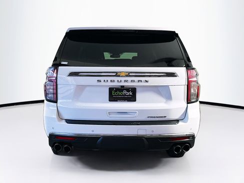 Used 2023 Chevrolet Suburban Premier image 7