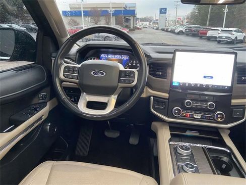 Used 2023 Ford Expedition Limited image 13