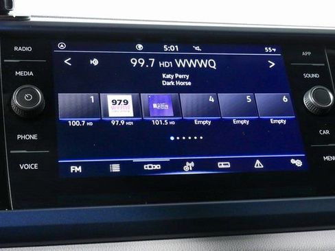 Certified 2023 Volkswagen Taos SE w/ Black Wheel Package image 17