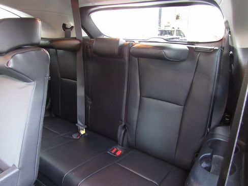 Certified 2021 Toyota Highlander XLE image 19