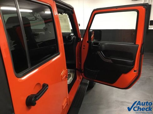 Used 2015 Jeep Wrangler Unlimited Sport w/ Quick Order Package 24S AWD/4WD image 41