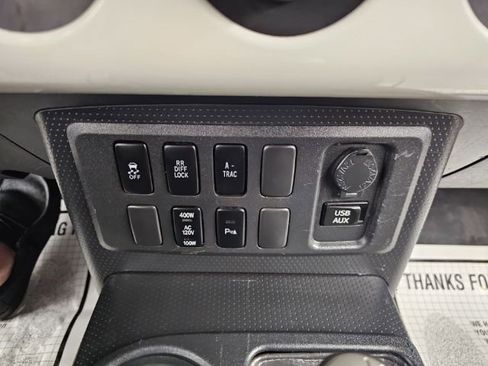 Used 2013 Toyota FJ Cruiser 4WD w/ Upgrade Pkg image 18