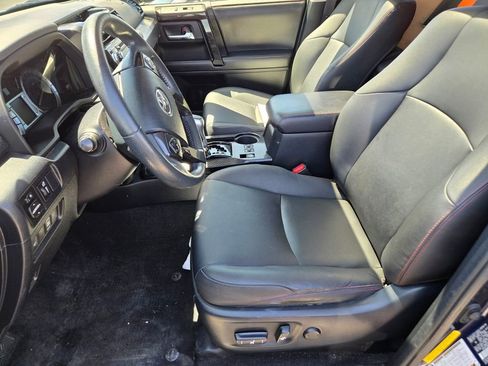 Used 2019 Toyota 4Runner TRD Off-Road Premium AWD/4WD image 3