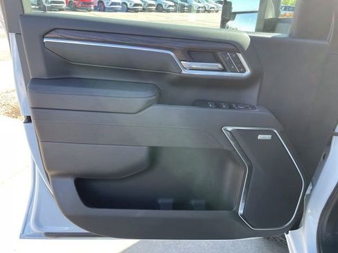 Used 2026 GMC Sierra 3500 SLT w/ SLT Convenience Package AWD/4WD image 14