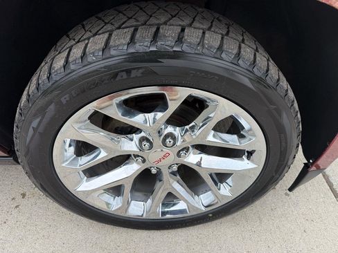 Used 2016 GMC Yukon XL Denali w/ Open Road Package AWD/4WD image 37