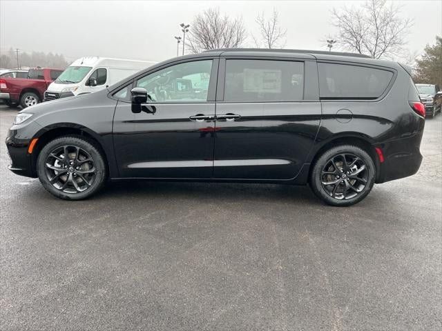 New 2026 Chrysler Pacifica Select w/ S Appearance Package AWD/4WD image 26