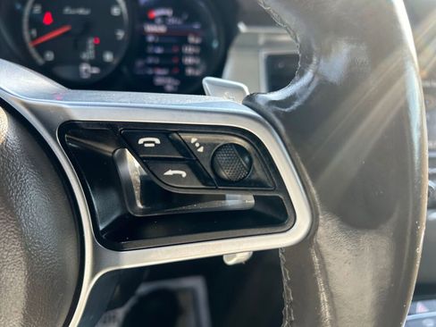 Used 2015 Porsche Macan Turbo image 16