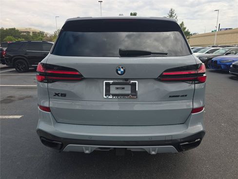 Used 2024 BMW X5 sDrive40i w/ M Sport Package RWD image 4