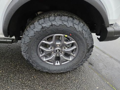 New 2025 Ford Bronco Badlands AWD/4WD image 9