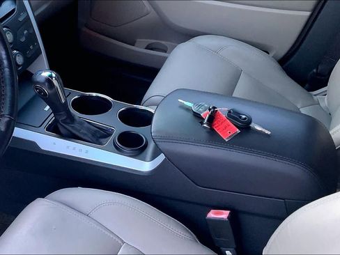 Used 2013 Ford Explorer XLT FWD image 15