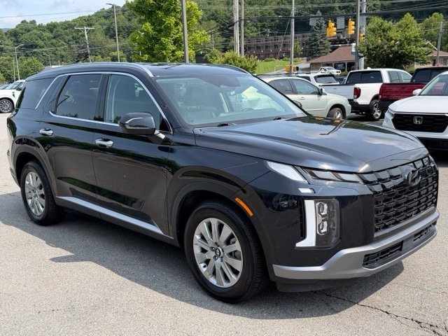 Used 2024 Hyundai Palisade SEL FWD image 3