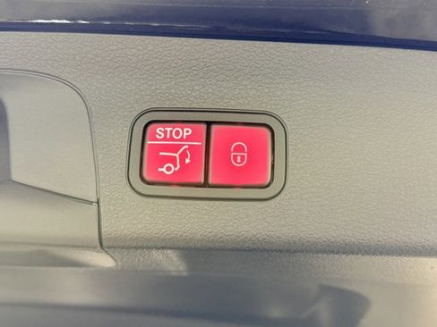 Used 2023 Mercedes-Benz GLS 580 4MATIC image 11