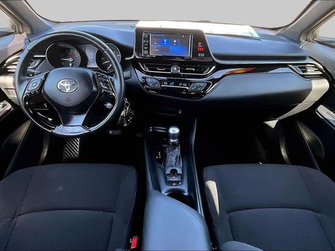 Used 2018 Toyota C-HR XLE FWD image 14