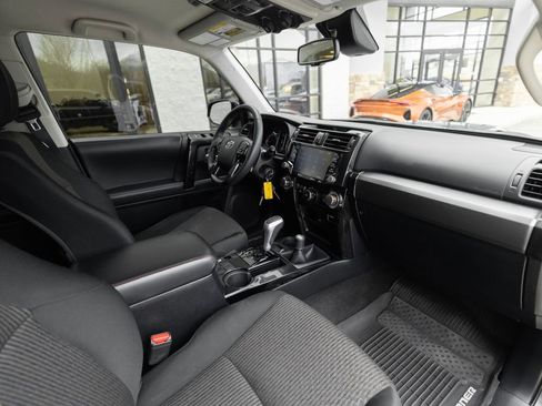 Used 2021 Toyota 4Runner TRD Off-Road AWD/4WD image 26