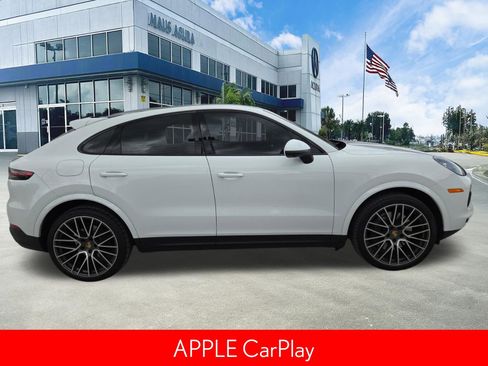 Used 2021 Porsche Cayenne Coupe w/ Assistance Package AWD/4WD image 6