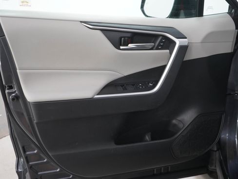 Used 2021 Toyota RAV4 XLE Premium AWD/4WD image 21