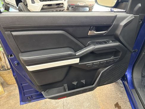 Used 2024 Toyota Tacoma TRD Off-Road image 23