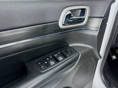 Used 2020 Jeep Grand Cherokee Limited AWD/4WD image 18
