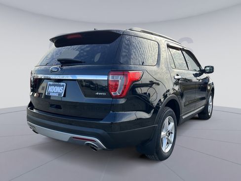 Used 2016 Ford Explorer XLT w/ Equipment Group 202A image 7